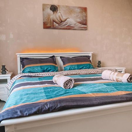 Luxury Sky Apartment Кишинев Екстериор снимка