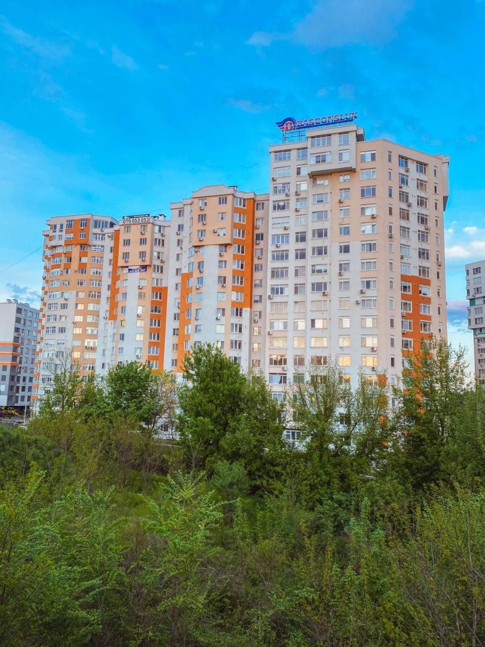 Luxury Sky Apartment Кишинев Екстериор снимка